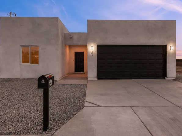 247 Maxine St NE, Albuquerque, NM 87123