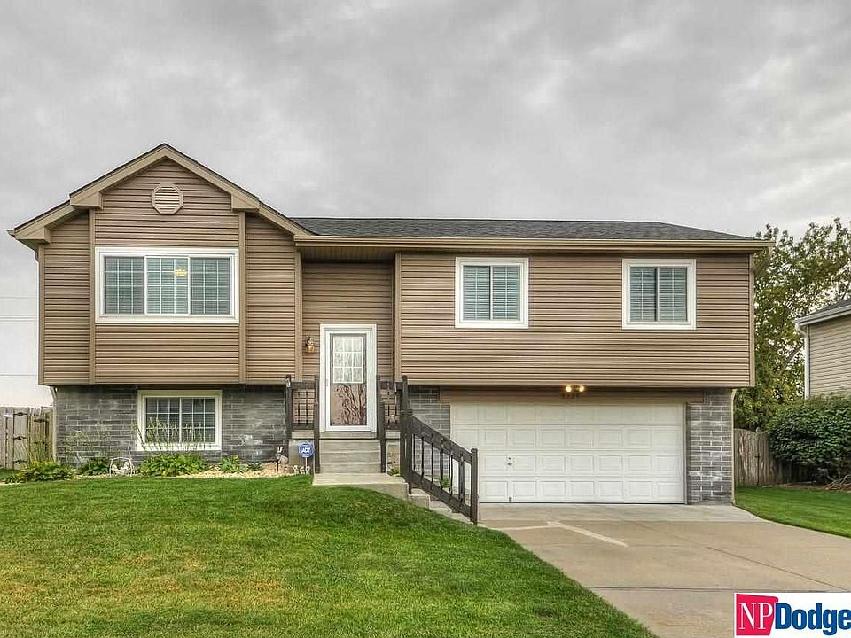 1st image of 3227 Wilhelminia Dr