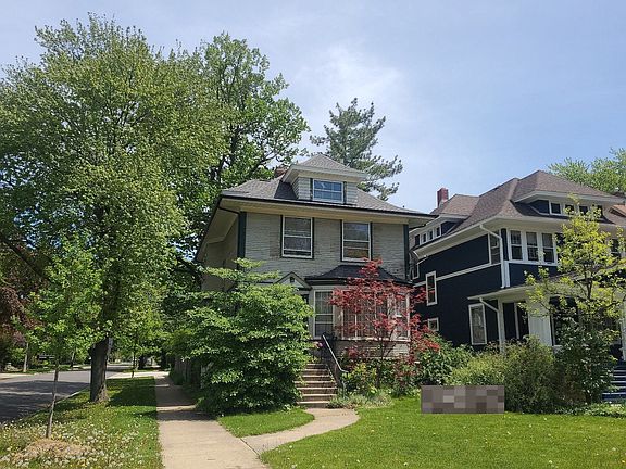 3rd image of 330 N Ridgeland Ave