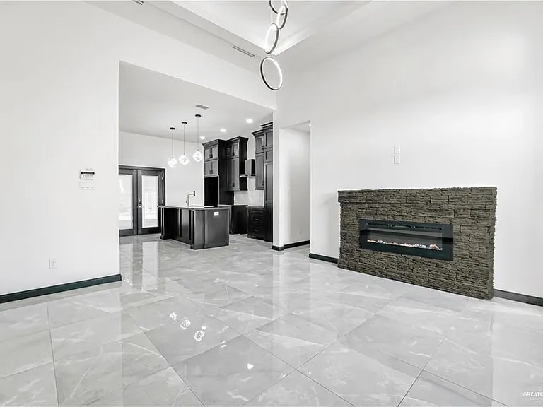 1201 E Boxwood Ave — Photo 4