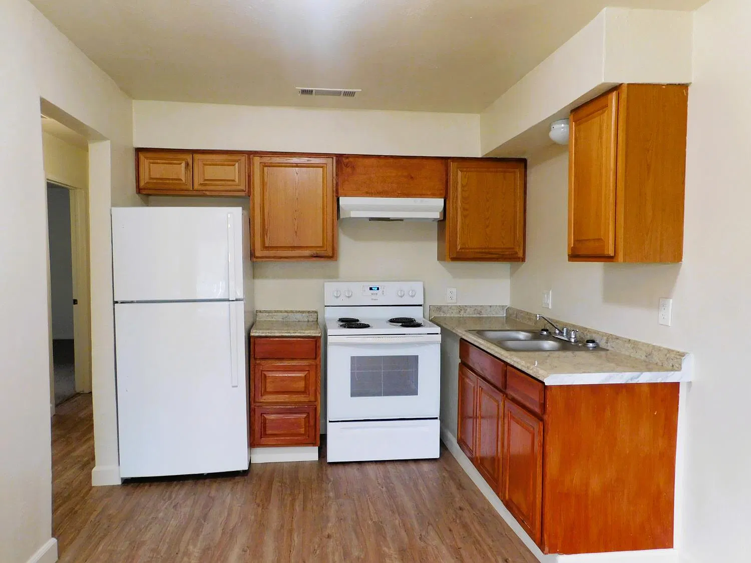 2 bed, 900 sqft, $1,200 — Photo 3