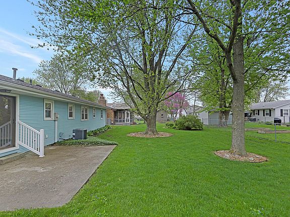 4th image of 55 Poplar Dr