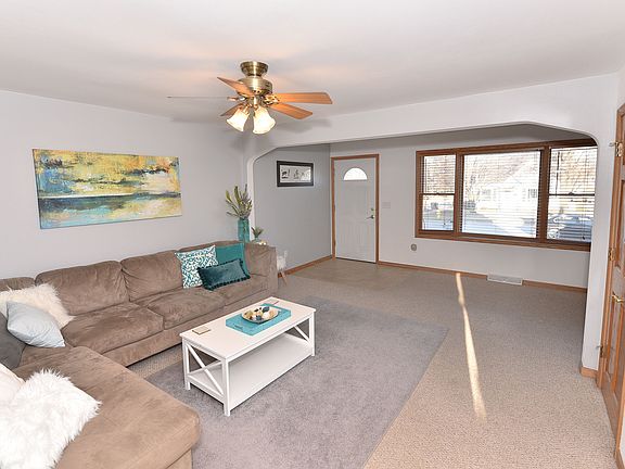 4th image of 1408 Pleasantview Ave