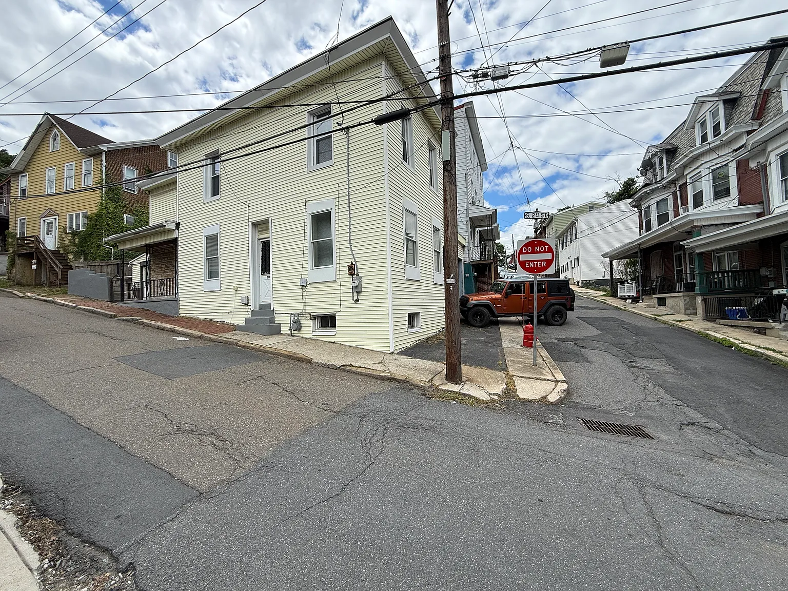 3 bed, 1320 sqft, $1,500 — Photo 2