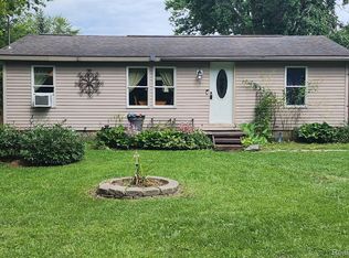 2229 Morrish St, Burton, MI 48519