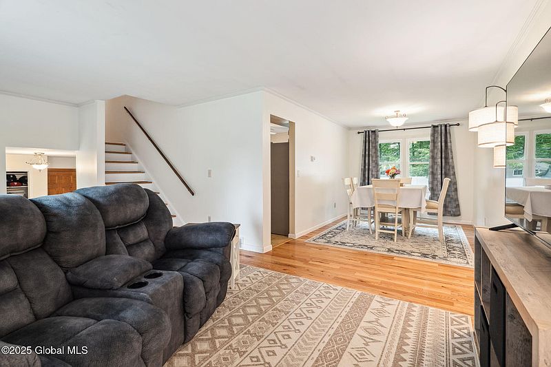 4th image of 5012 Juniper Lane