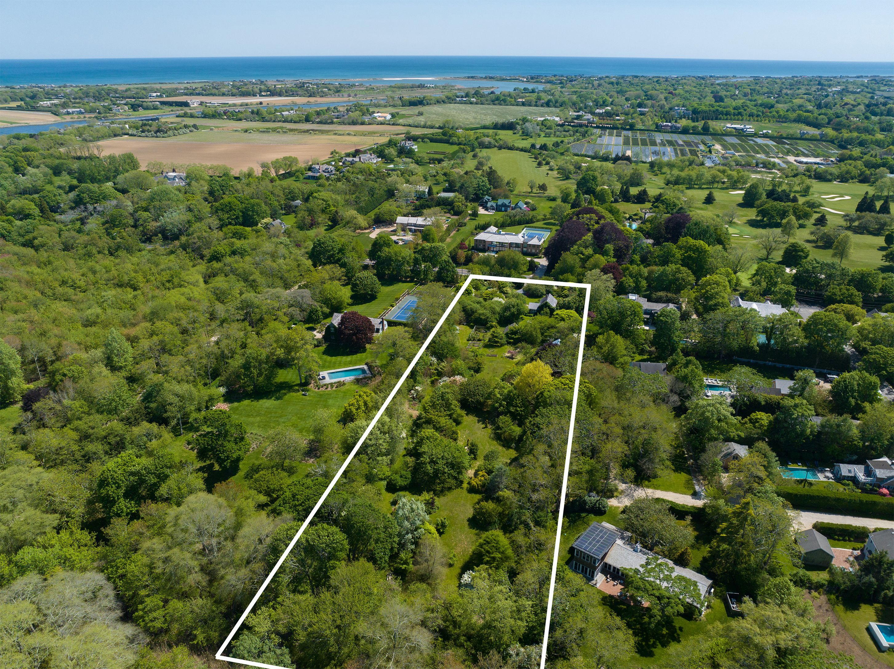 194 Sagaponack Rd, Bridgehampton, NY 11932 Out East