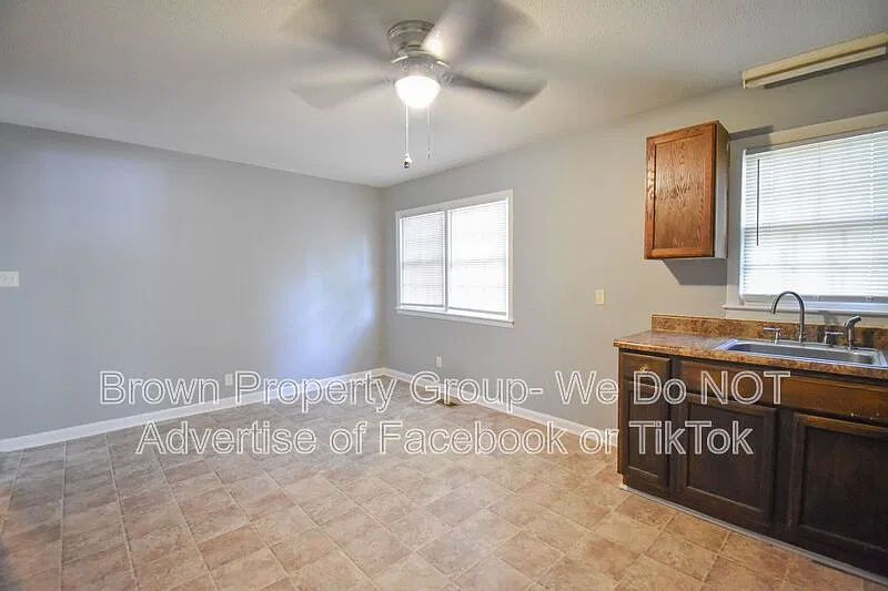 3 bed, 1.5 bath, 1100 sqft, $1,195 — Photo 2