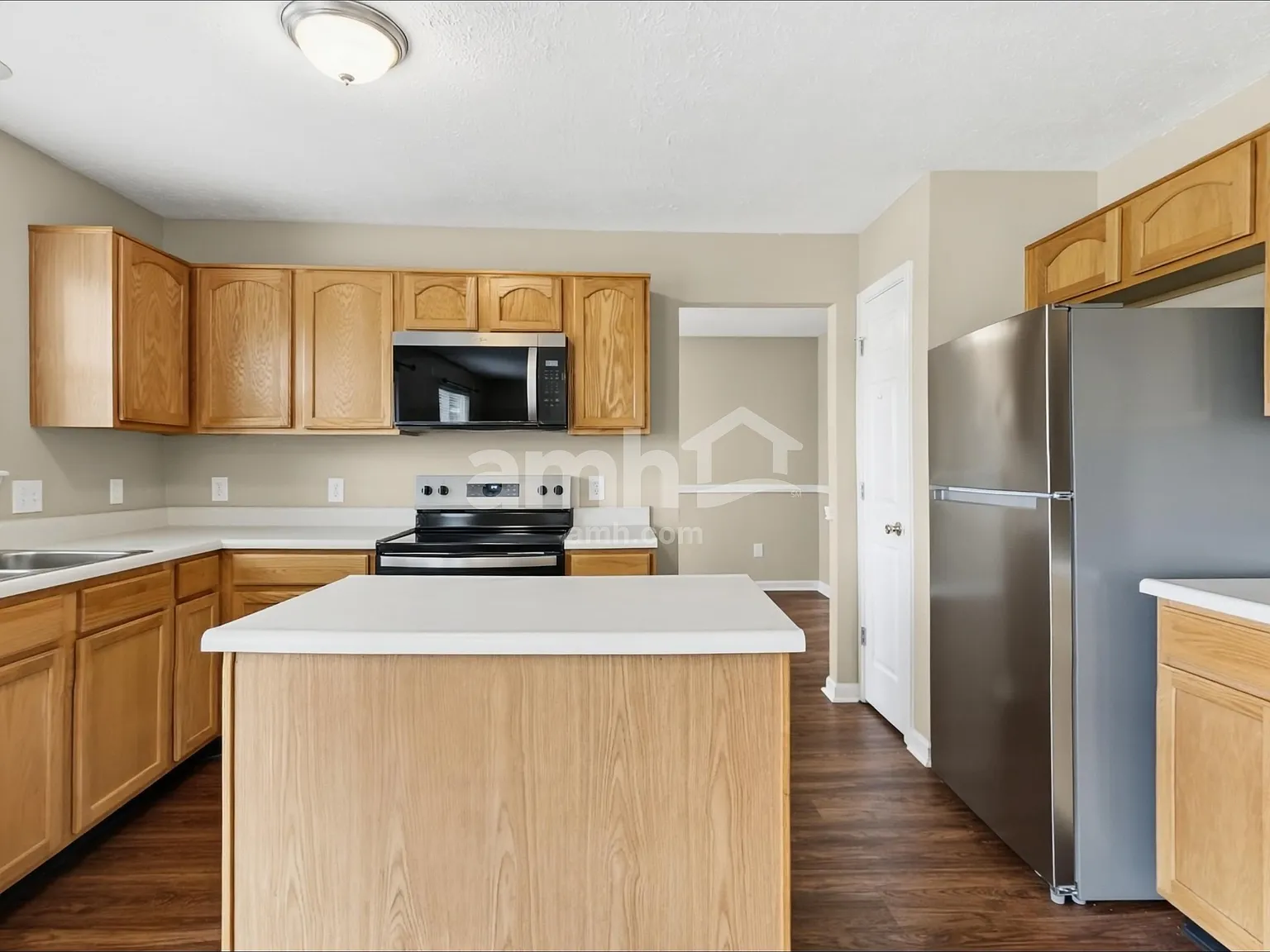 4 bed, 2.5 bath, 3387 sqft, $2,645 — Photo 4