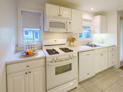 11 Oak St Unit 12, Wellesley, MA, 02482