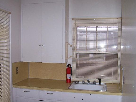 4th image of 736 S Forest Ave APT 4