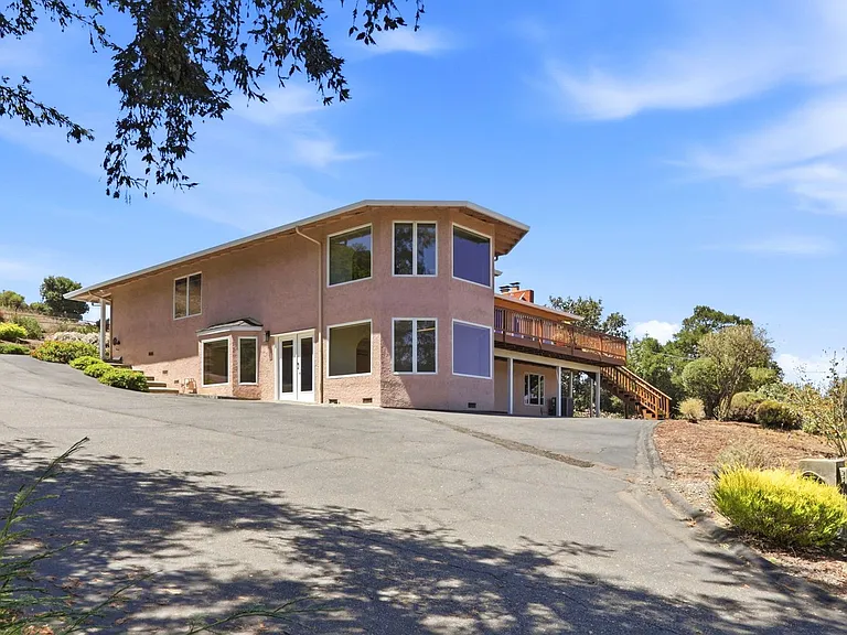 19563 Almaden Rd — Photo 9