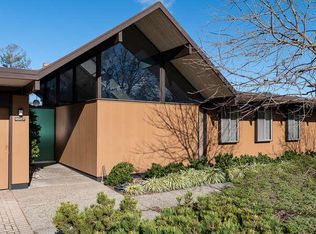 927 Mears Ct, Stanford, CA 94305