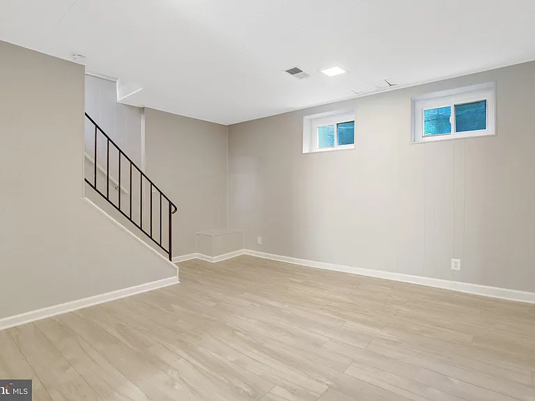 3267 S Stafford St — Photo 34