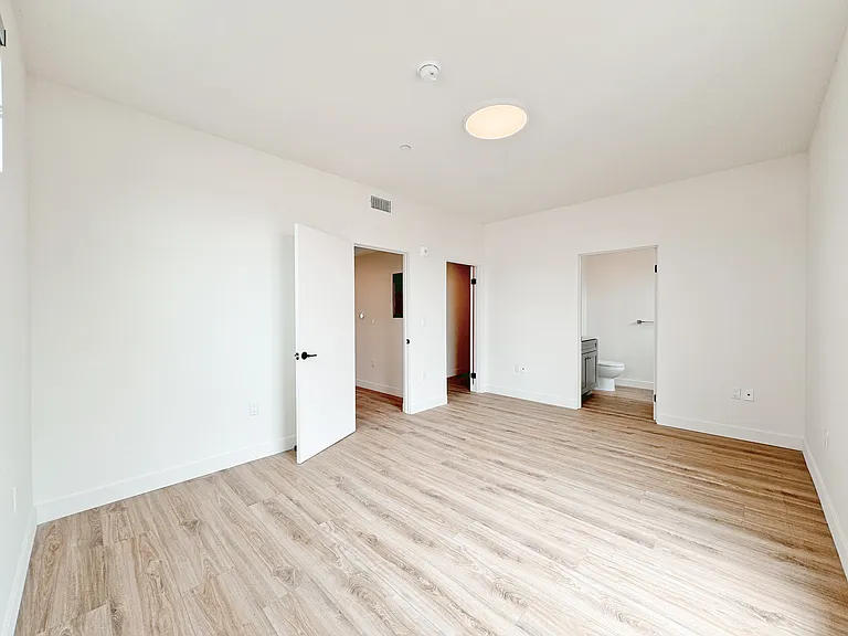 1743 Armacost Ave — Photo 23