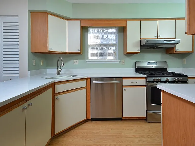 425 Summerwalk Cir — Photo 13
