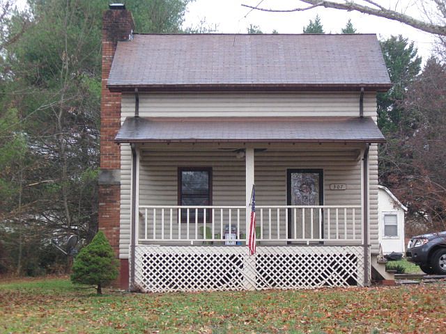 1st image of 307 Plaza Dr