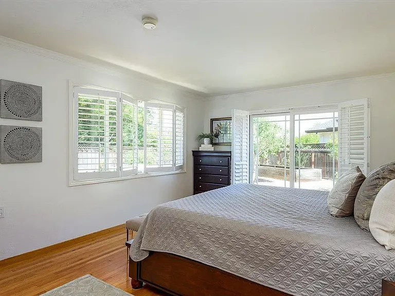 1027 Edmonds Ct — Photo 11