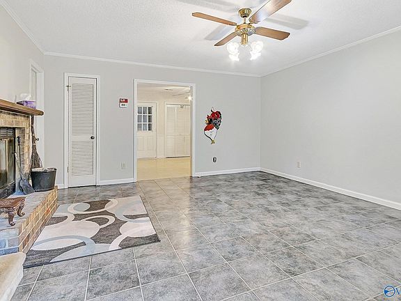 5th image of 11584 Jade Ln SE