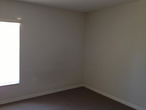 5th image of 543 Paulling Dr