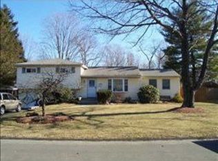6 Hillside Ter, Nanuet, NY 10954
