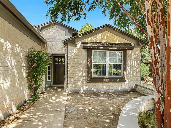 4th image of 516 Independence Creek Ln