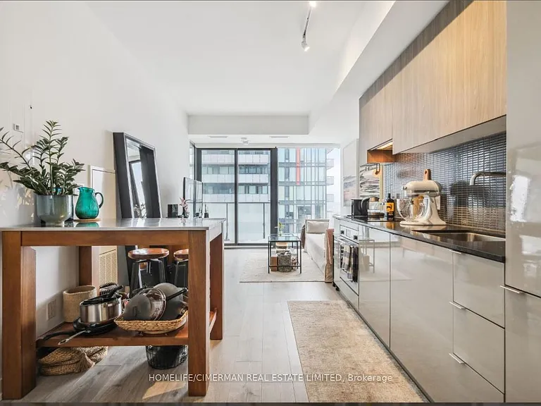 161 Roehampton Ave #3608 — Photo 8