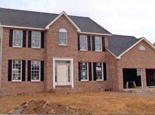 13566 Essex Dr, Hagerstown, MD