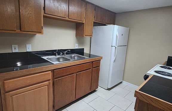 4th image of 8746 Pinehammock Ct