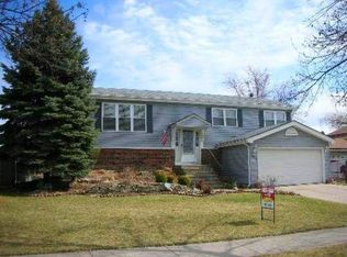 7413 W Hickory Creek Dr, Frankfort, IL 60423