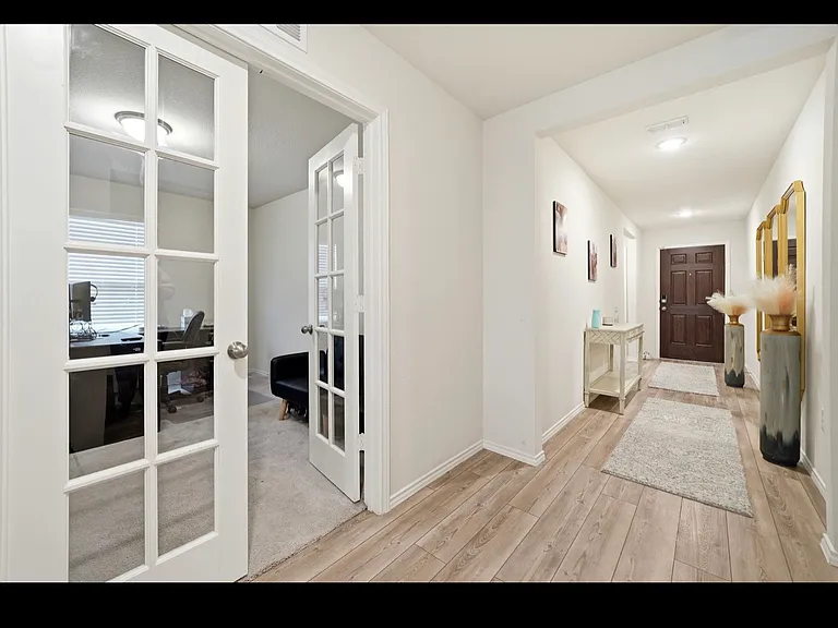 1908 Elderberry St — Photo 13