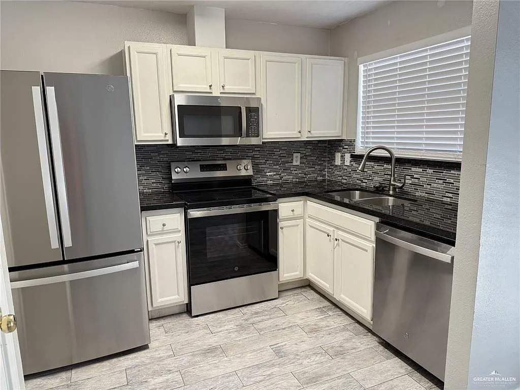 3 bed, 2.0 bath, 1186 sqft, $1,550 — Photo 4
