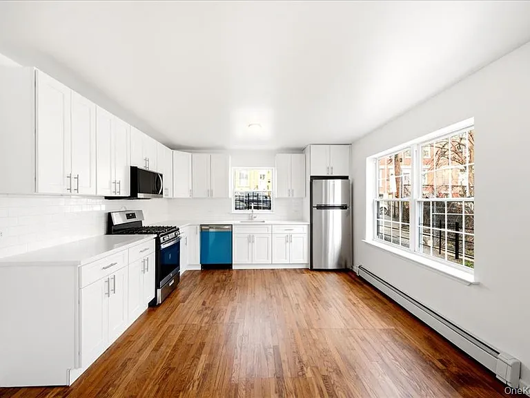 82 Morningside Ave #SFH — Photo 1