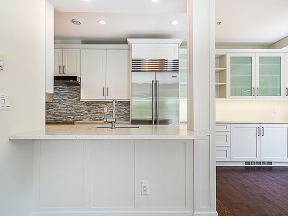 3rd image of 1787 Napier St