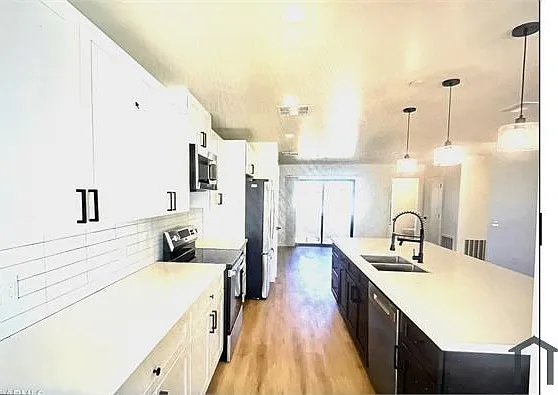 3 bed, 1700 sqft, $2,700 — Photo 2