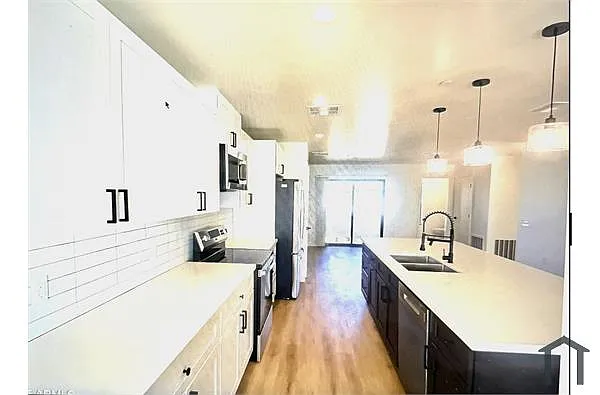 Building Photo - 2502 E Paradise Ln