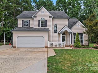 107 Glenmont Ct, Mooresville, NC 28117