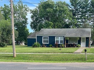 311 E Woods St, Avon, IL 61415