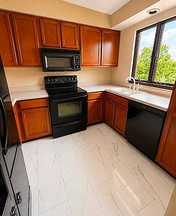 4th image of 217 Greenwood Dr