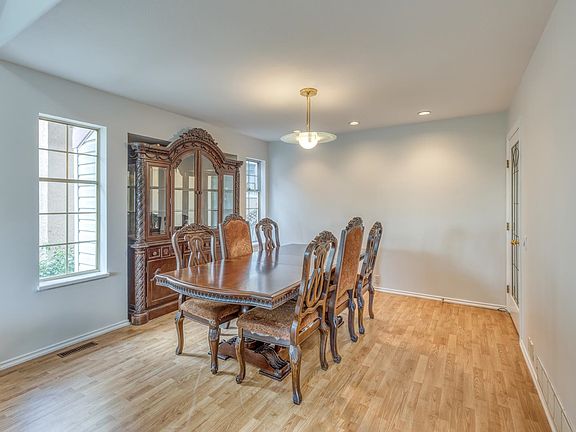 5th image of 104 Ravine Dr