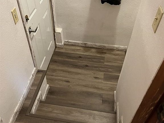 5th image of 107 N Marten St