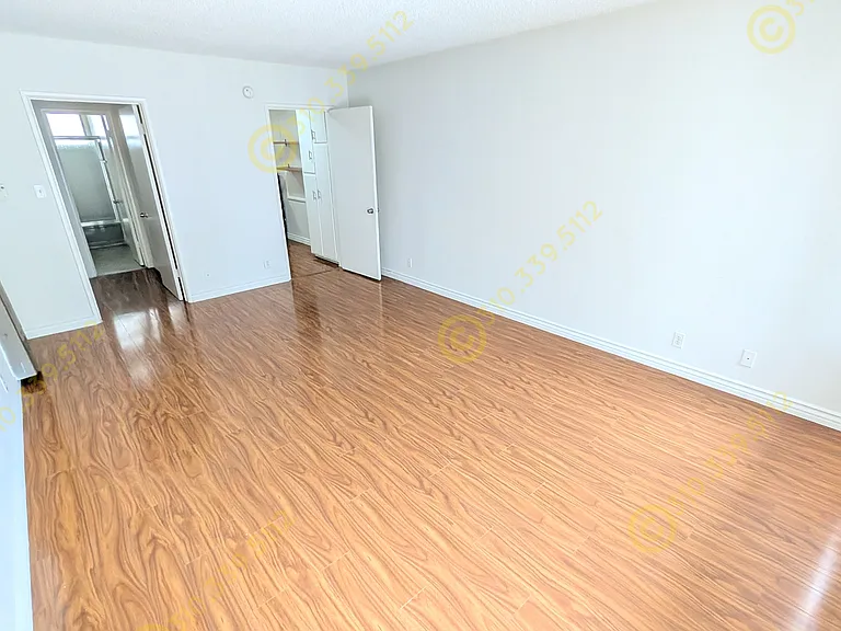 3743 Clarington Ave #9 — Photo 6