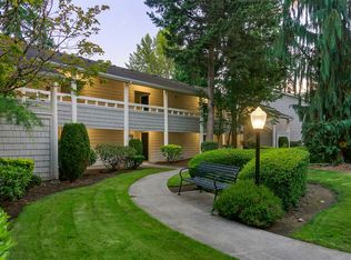 9536 NE 120th St #J202, Kirkland, WA 98034