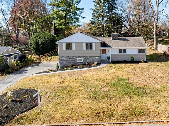 2nd image of 14 Cobblestone Dr