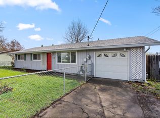 8044 Division Rd, White City, OR 97503