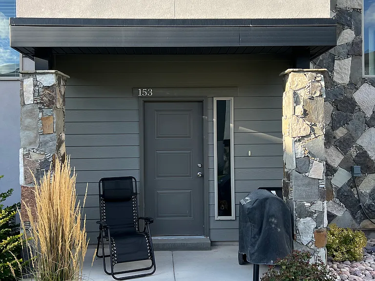 153 W Autumn Ln — Photo 32