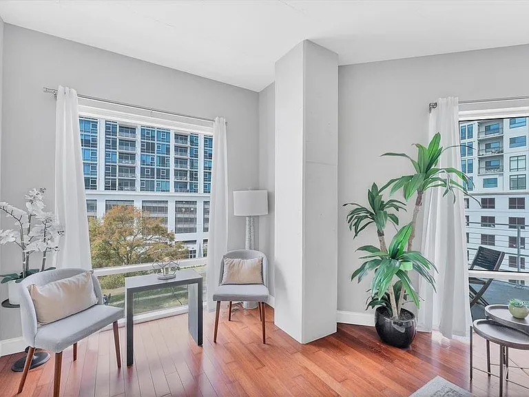 525 E Jackson St #609 — Photo 9
