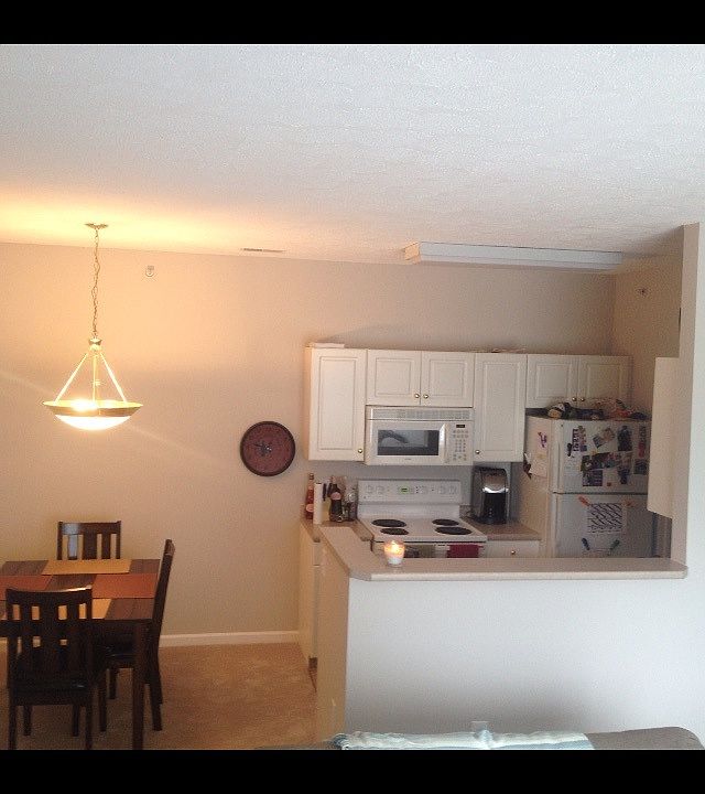 Kitchen / Dining area