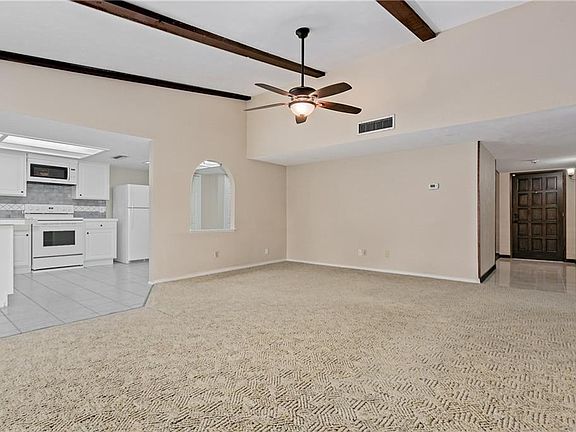 5th image of 4722 Sprucewood Ln