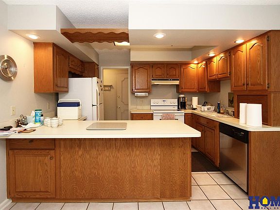 3rd image of 5831 Brookview Dr